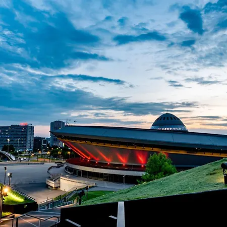 Urban Global, 12th Floor No 23a, Free Garage, Self Check-in, No Deposit Apartament *