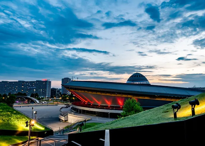 Urban Global, 12th Floor No 23a, Free Garage, Self Check-in, No Deposit דירה *