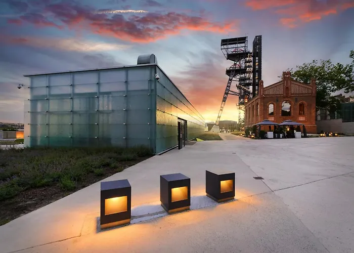 Urban Global, 12th Floor No 23a, Free Garage, Self Check-in, No Deposit