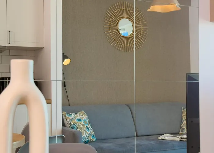 Urban Global, 12th Floor No 23a, Free Garage, Self Check-in, No Deposit